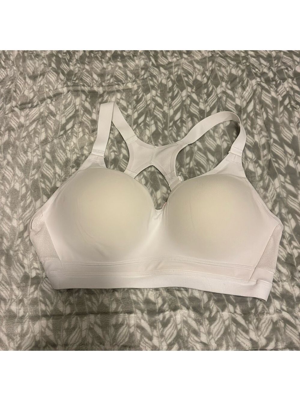 incredible workout bra by victoria’s secret